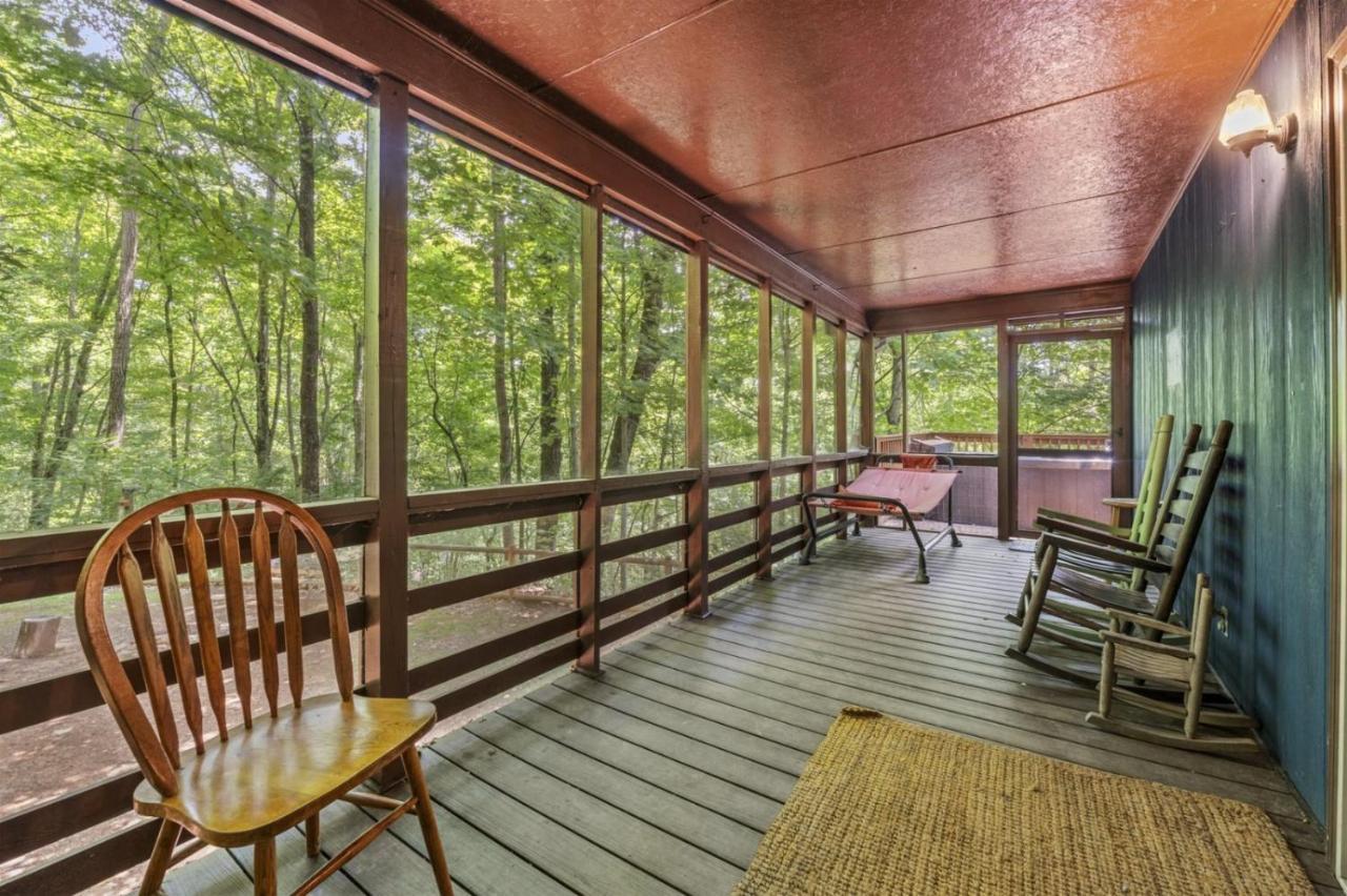 Serene Forest View- Hot Tub- Pet Friendly With Fenced Yard 개틀린버그 외부 사진